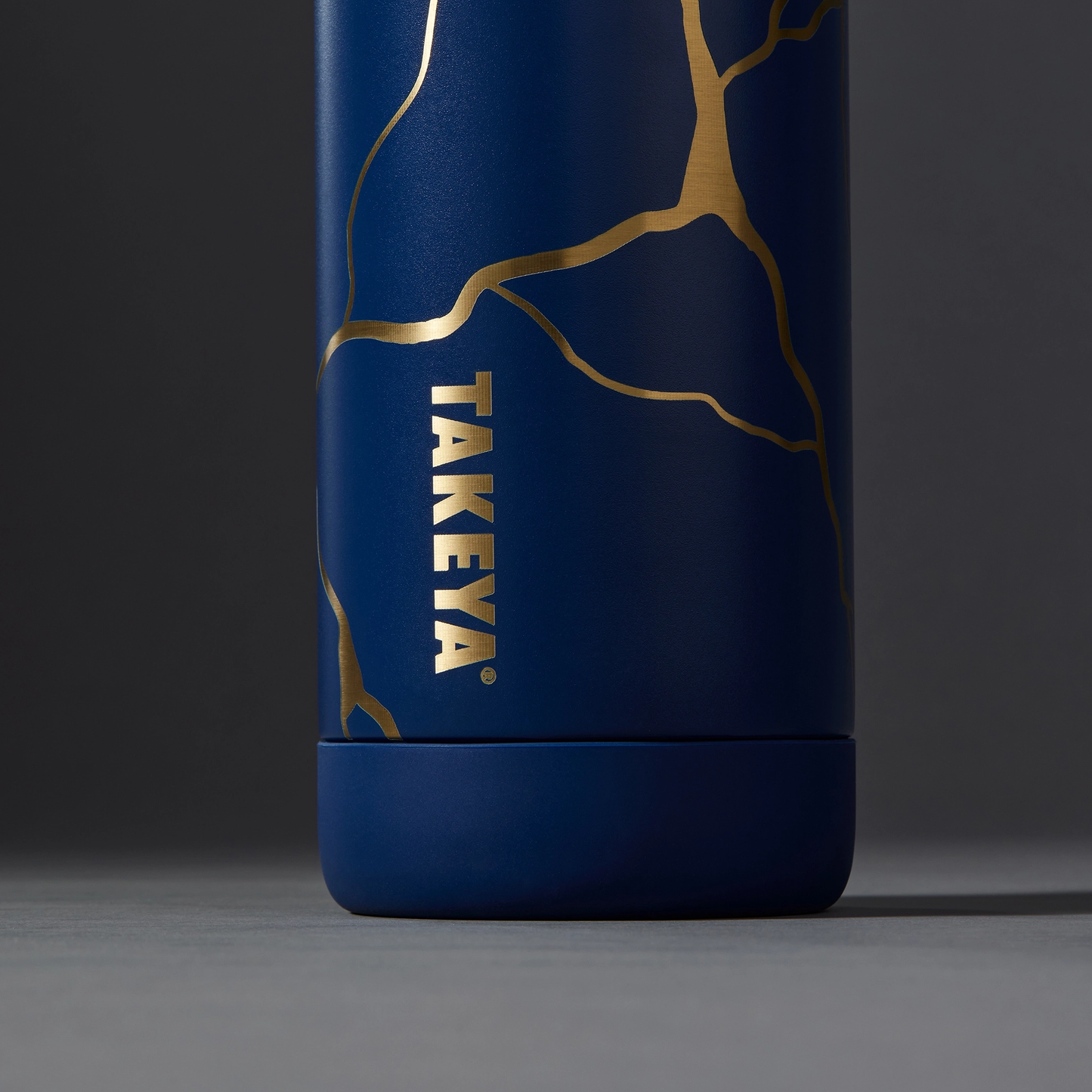 kintsugi-water-bottle-with-spout-lid-y3 51390-TK_HO25_Kintsugi_Takeya9241_Crop.png
